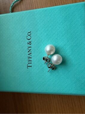 Tiffany & Co. Peal Earrings 9mm